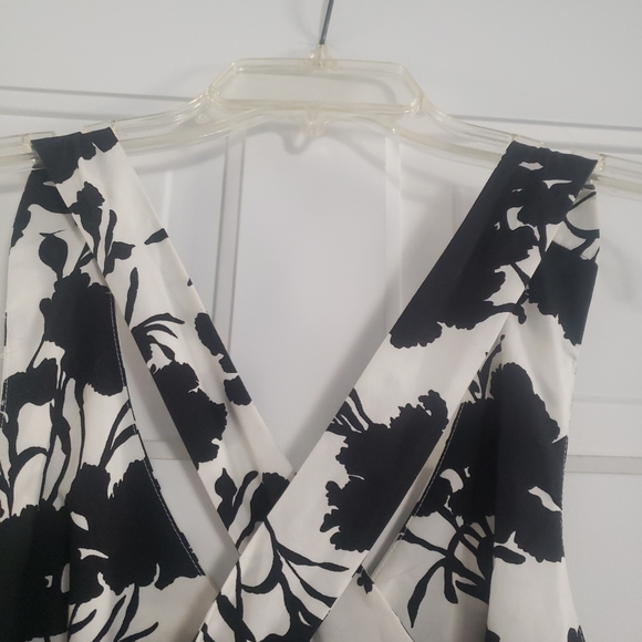 Elle Black and White Floral women's Dress Size 12 - Picture 3 of 5
